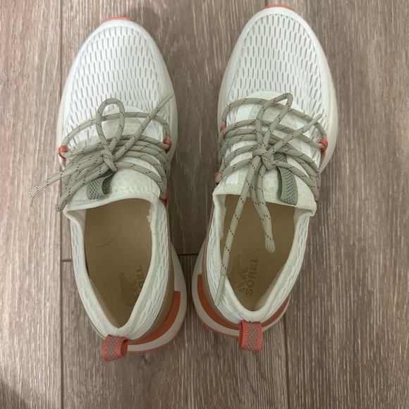 Sorel Shoes - Picture 2 of 4